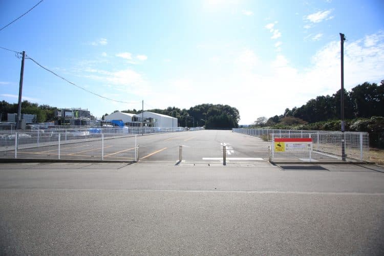 飯能市大字芦苅場｜アスファルト整備された大型貸駐車場