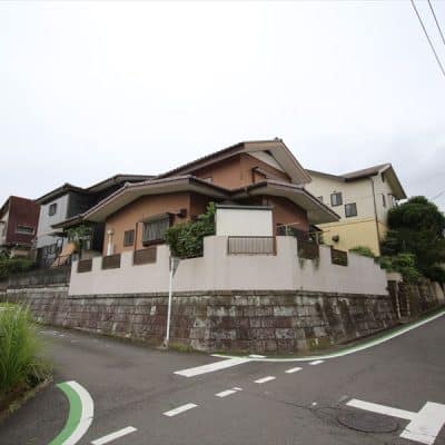 北西角地で陽当たり良好です。