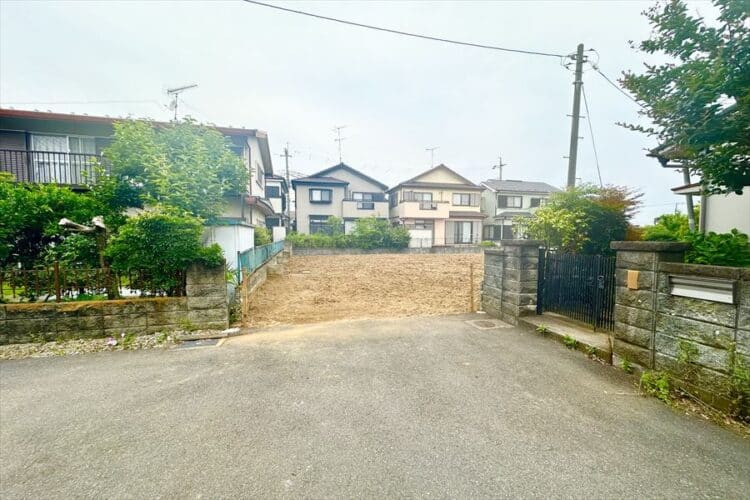 川越市府川｜更地｜約78坪の整形土地｜南面道路にて陽当たり良好｜建築条件なし