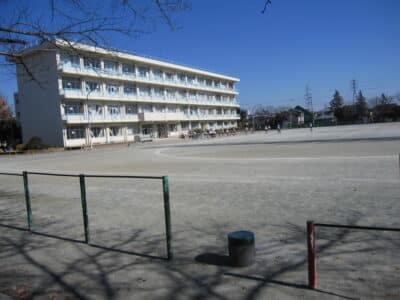 泉小学校