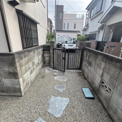 全面が広い道路なので陽当たり良好