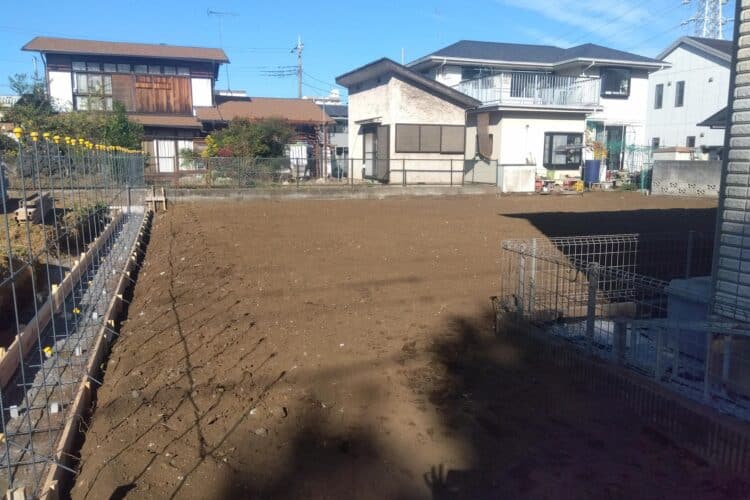 所沢市緑町三丁目　A区画｜新所沢駅徒歩13分｜公園の目の前｜更地渡し