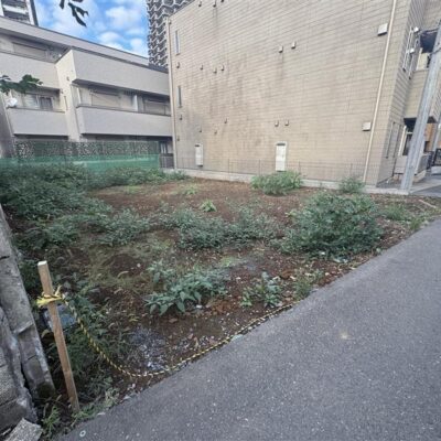 閑静な住宅街に立地